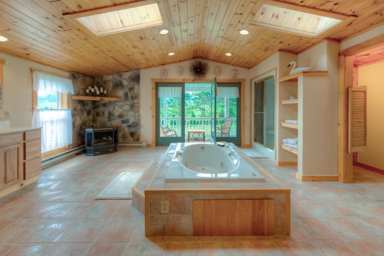 Amazing Grace Villa McHenry Exterior photo
